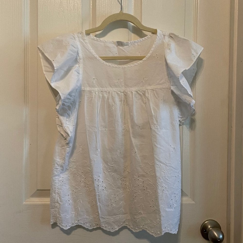GAP short sleeves white eyelet bouse